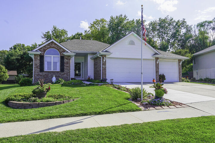 105 Cambridge  Circle  Council Bluffs IA 51503 photo