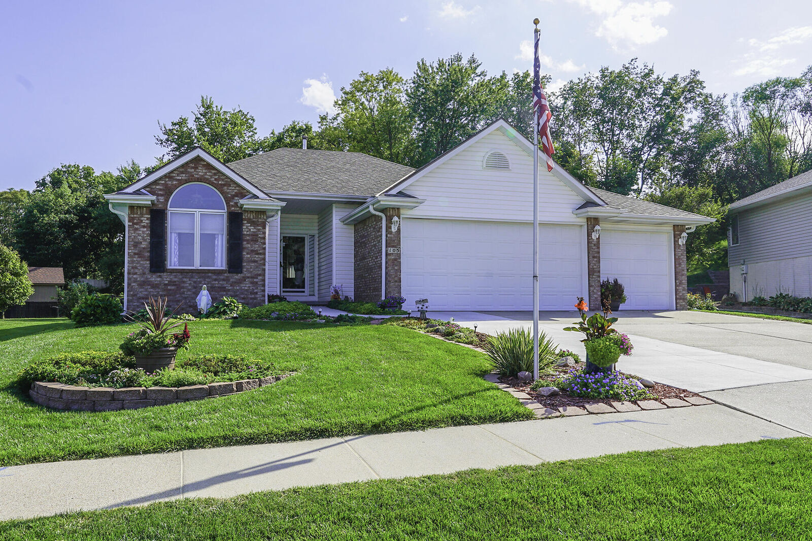 Property Photo:  105 Cambridge  Circle  IA 51503 