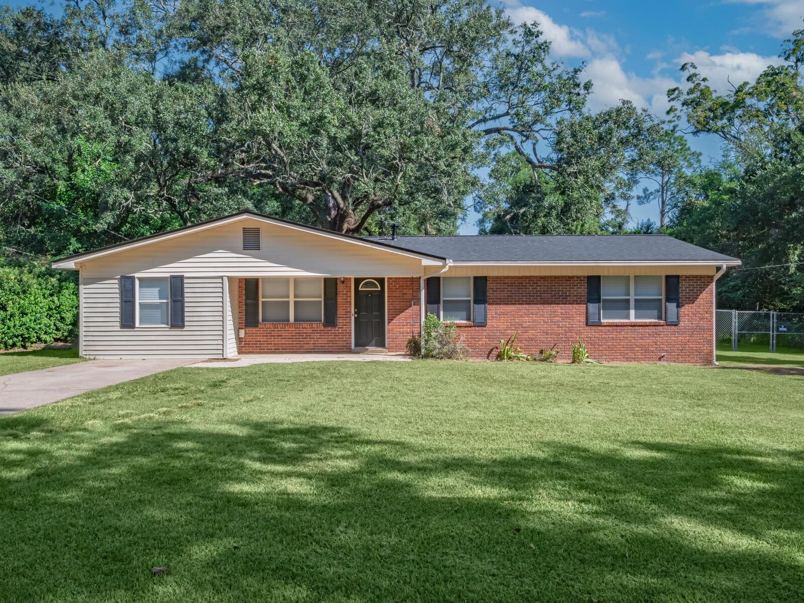 Property Photo:  822 Watt Drive  FL 32303 