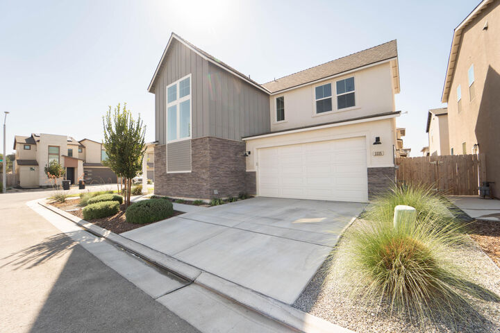 Property Photo: 3335 W Florence Avenue CA 93277