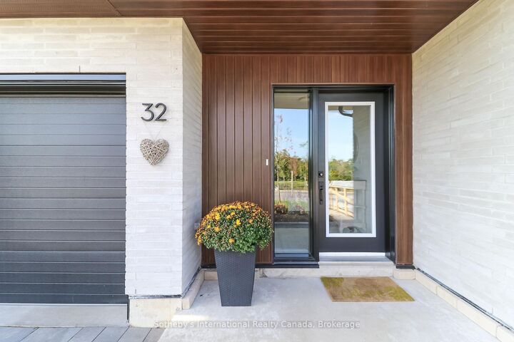 Property Photo:  117 Sladden Court 32  ON N0H 2P0 