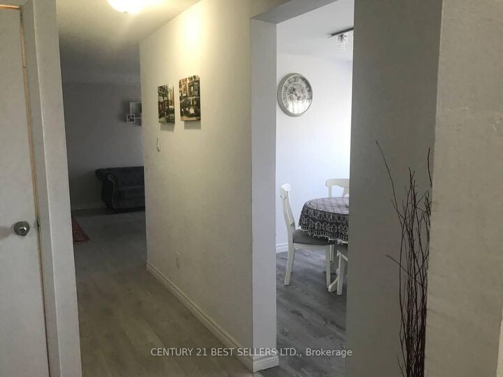 Photo de la propriété:  700 Erinbrook Drive 9  ON N2E 2S7 