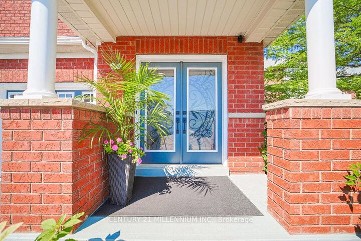 Property Photo:  32 Davenhill Road  ON L6P 3E1 
