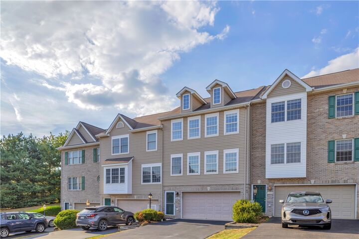Property Photo: 2002 Ashburn Ct PA 15644