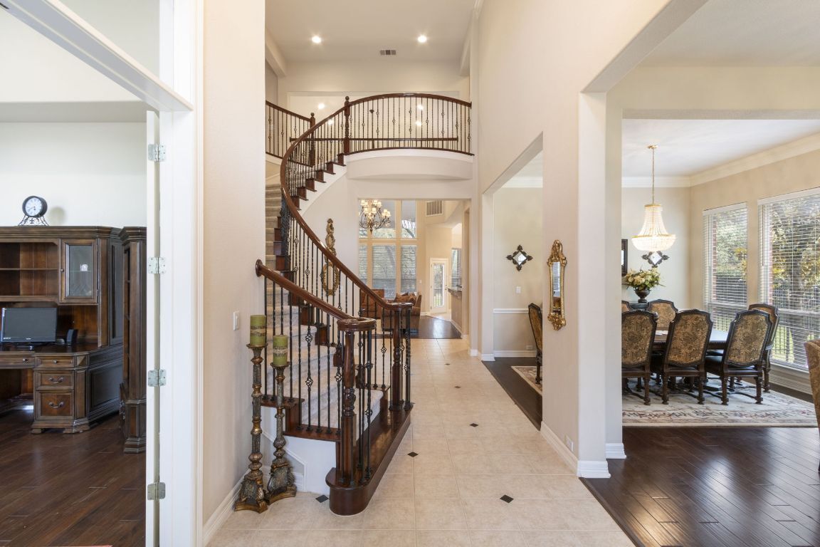 Property Photo:  15 Sarazen Loop N  TX 78628 