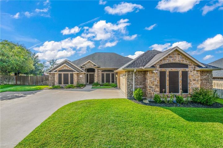 Property Photo:  1203 Beacon Court  TX 77845 