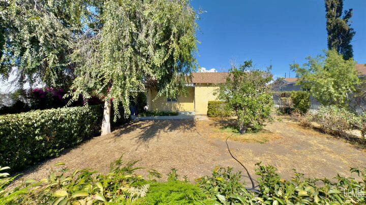 Property Photo:  11030 De Garmo Avenue  CA 91331 