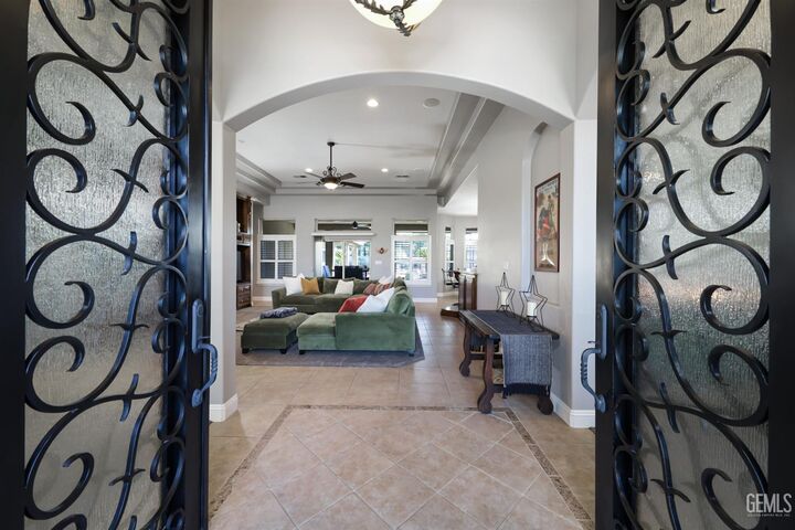 Property Photo:  15027 Henderson Avenue  CA 93314 
