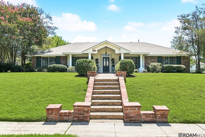 Property Photo: 3911 N Bluebonnet Rd LA 70809