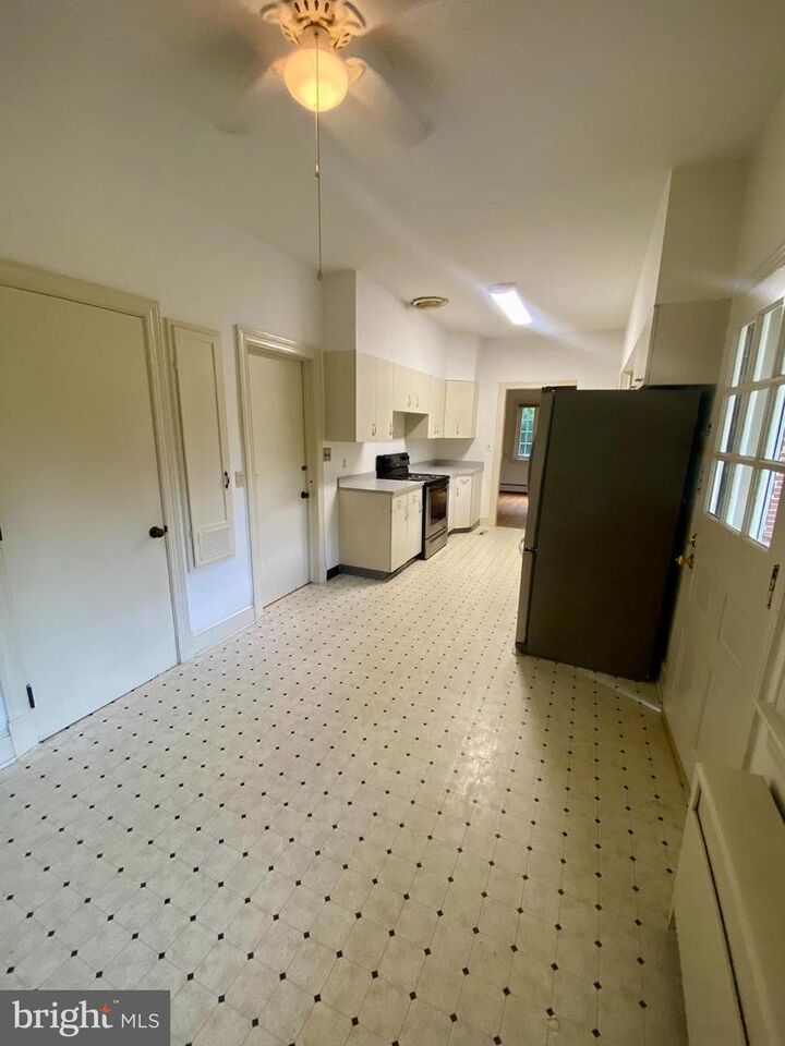 Property Photo: 1127 Hanover Street VA 22401