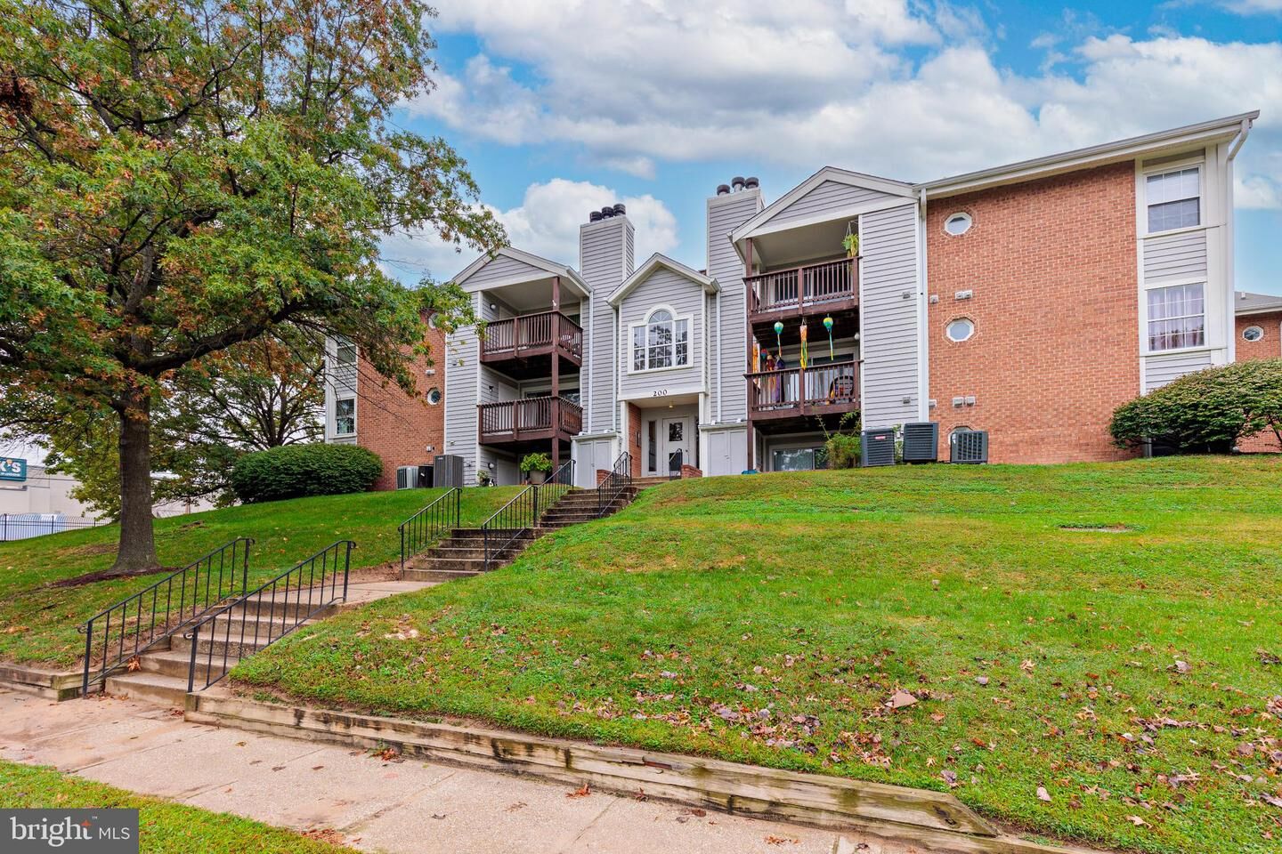 Property Photo:  6800 White Water Way 203  MD 21060