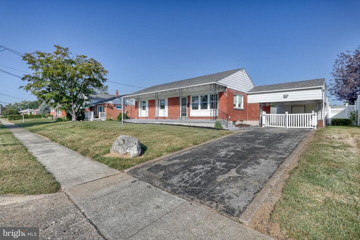 Property Photo: 29 Kensington Drive PA 17011