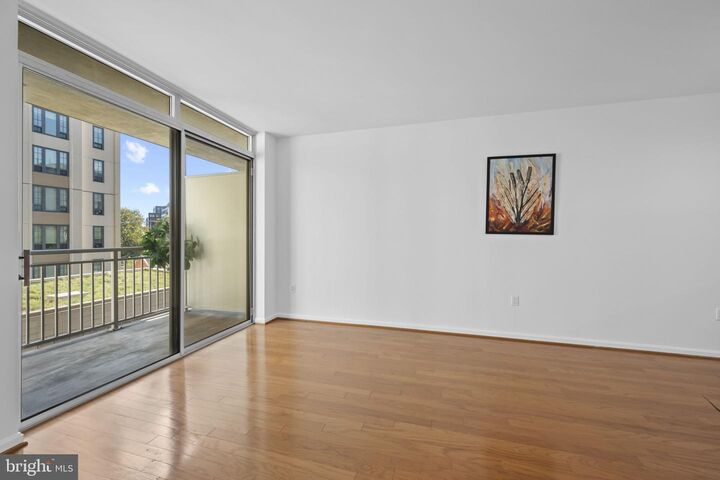 Property Photo:  930 Wayne Avenue 401  MD 20910 