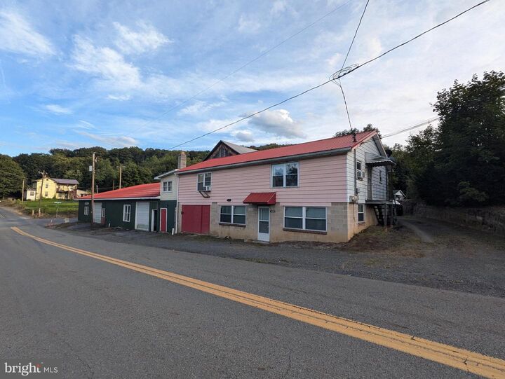 Property Photo:  794 S 4th Street  PA 17074 
