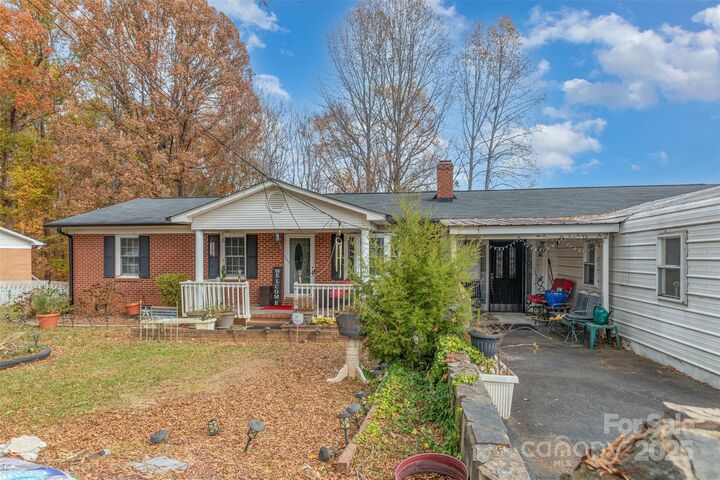 Property Photo:  202 Newbold Street  NC 28092 