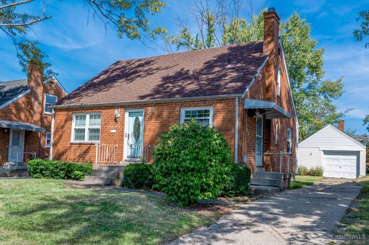 Property Photo:  1842 Centerridge Avenue  OH 45231 