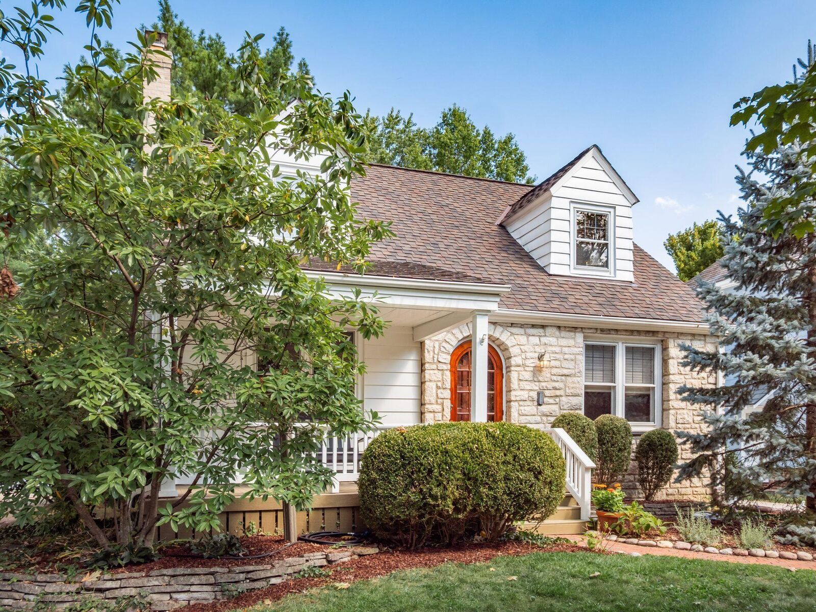 Property Photo:  334 Clinton Heights Avenue  OH 43202 