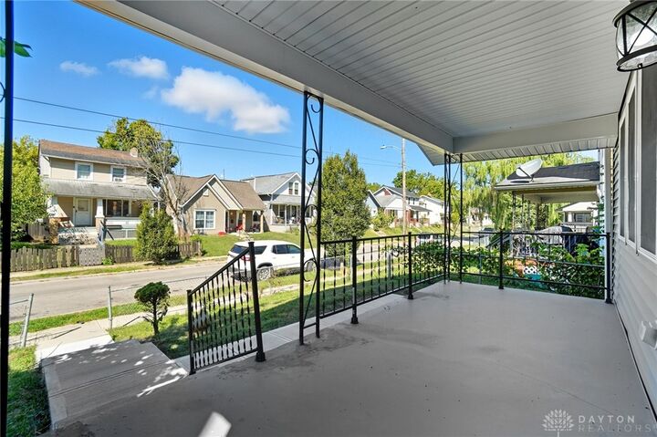 Property Photo: 210 N Oakley Avenue OH 43204