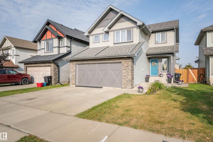Property Photo:  40 Becker Crescent  AB T8L 0C1 
