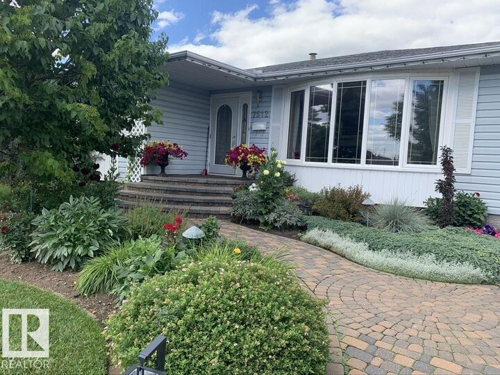 Photo de la propriété:  7512 129A Avenue NW  AB T5C 1W9 