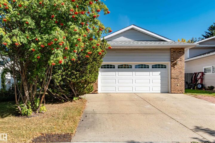 Property Photo:  695 Meadowview Drive  AB T8H 1G2 