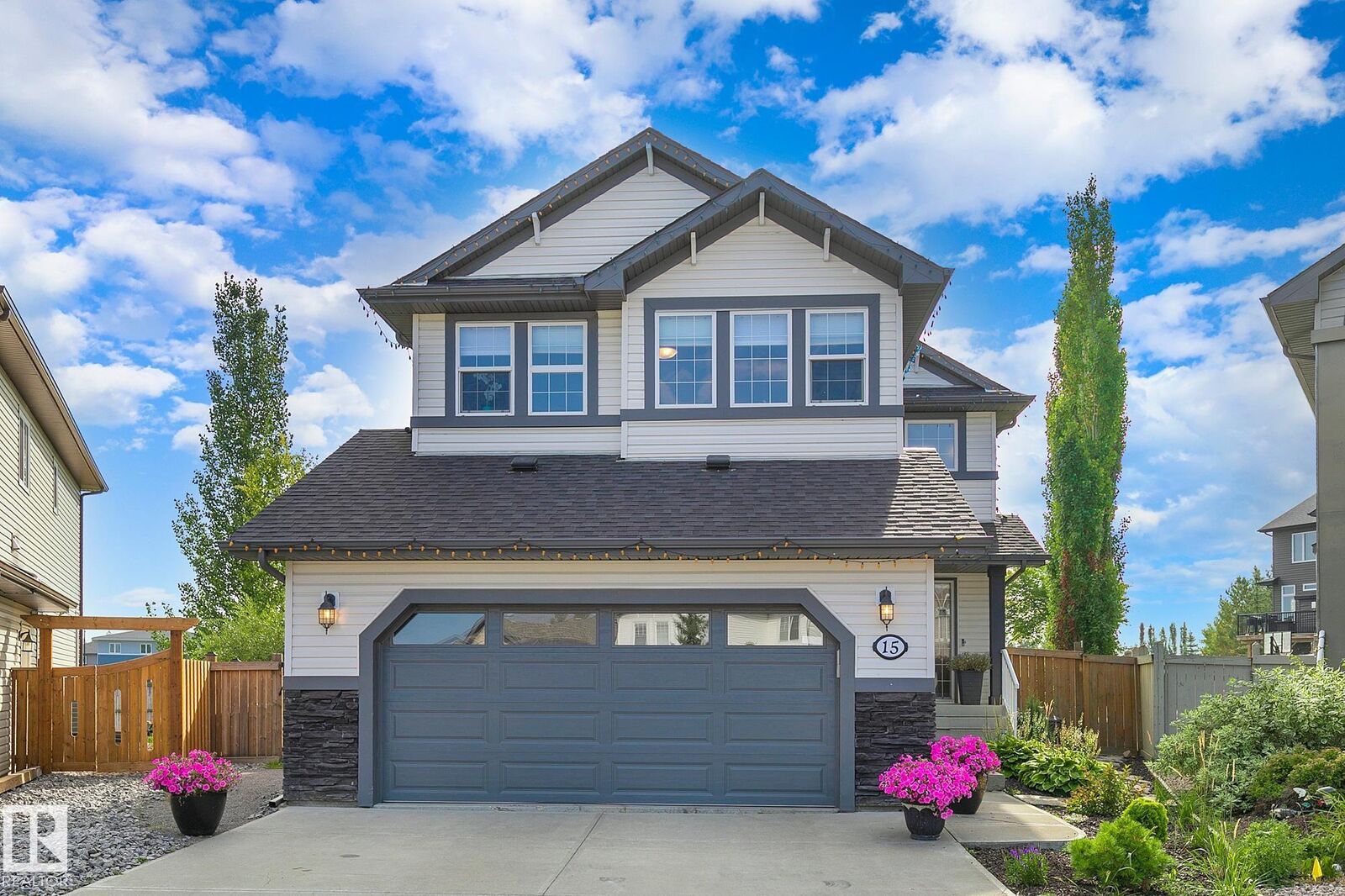 Property Photo: 15 Harwood Court AB T7X 0H7