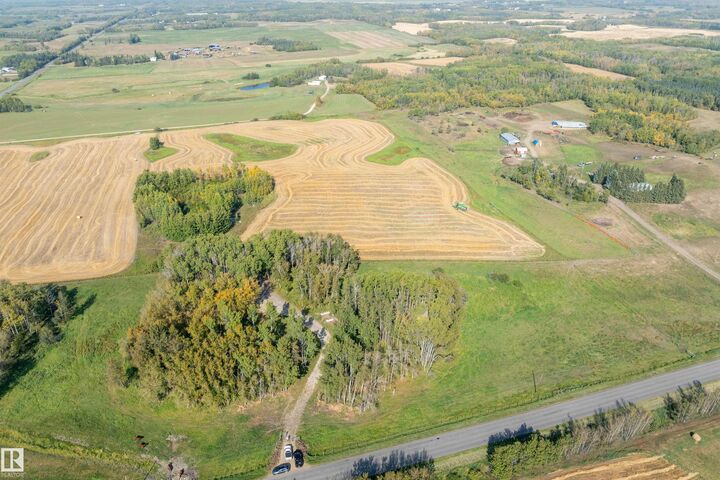 Range Road 231 Township Road 510  Rural Strathcona County AB T8B 1K5 photo