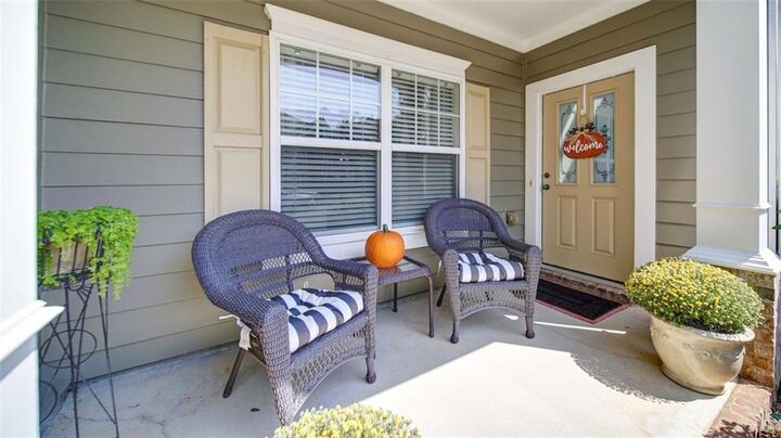 Property Photo: 1126 Lake Point Way GA 30024