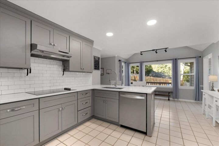 Property Photo:  5654 Brookstone Drive NW  GA 30101 
