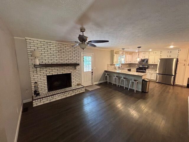 Property Photo:  1015 Castlewood Drive  GA 30189 