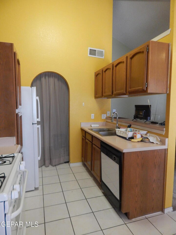 Property Photo: 5787 Sean Haggerty Drive B TX 79924