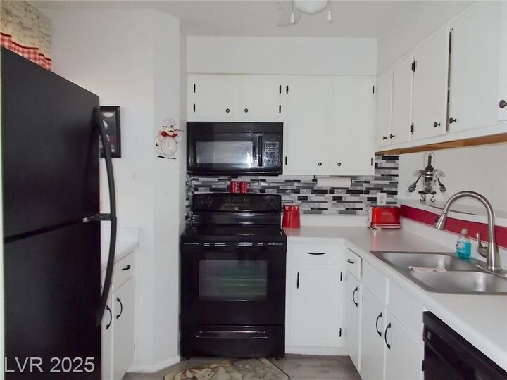 Property Photo:  2064 Mesquite Lane 304  NV 89029 