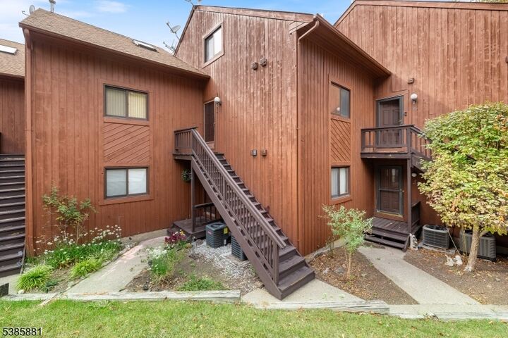 Property Photo:  4 Attitash Dr Unit 6  NJ 07462