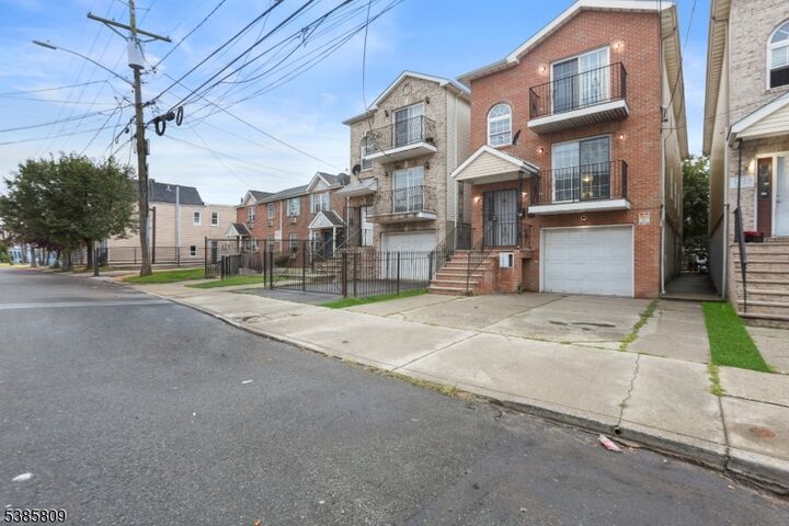 Property Photo:  535 S 18th St  NJ 07103 