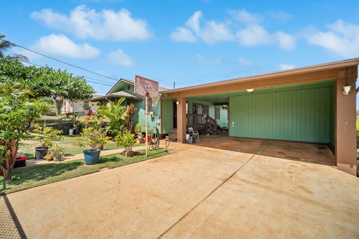 Property Photo: 4336 Hakuaina Rd HI 96703