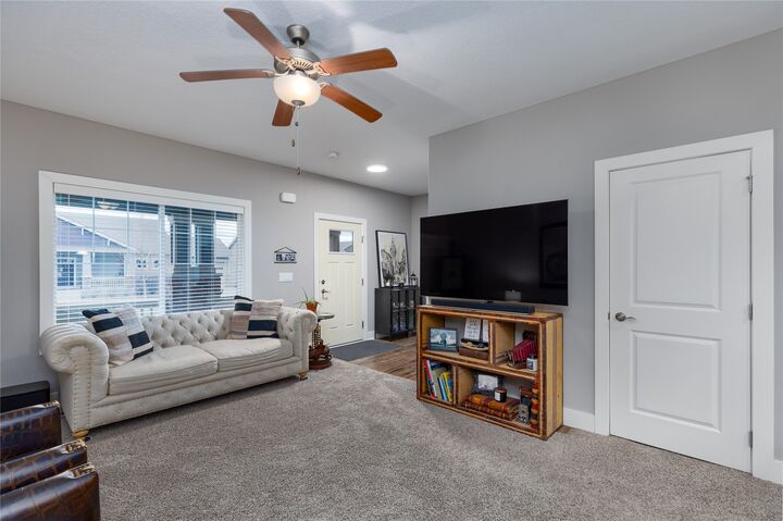 Property Photo: 305 SW Heritage Lane IA 50023
