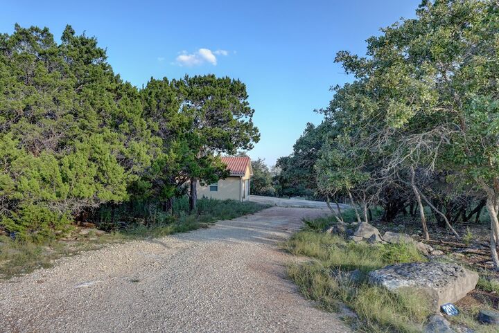 Property Photo: 203 Rim Rock Circle W TX 78024
