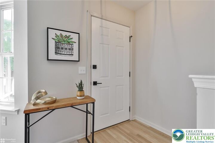 Property Photo:  286 Park Ridge Drive  PA 18040 