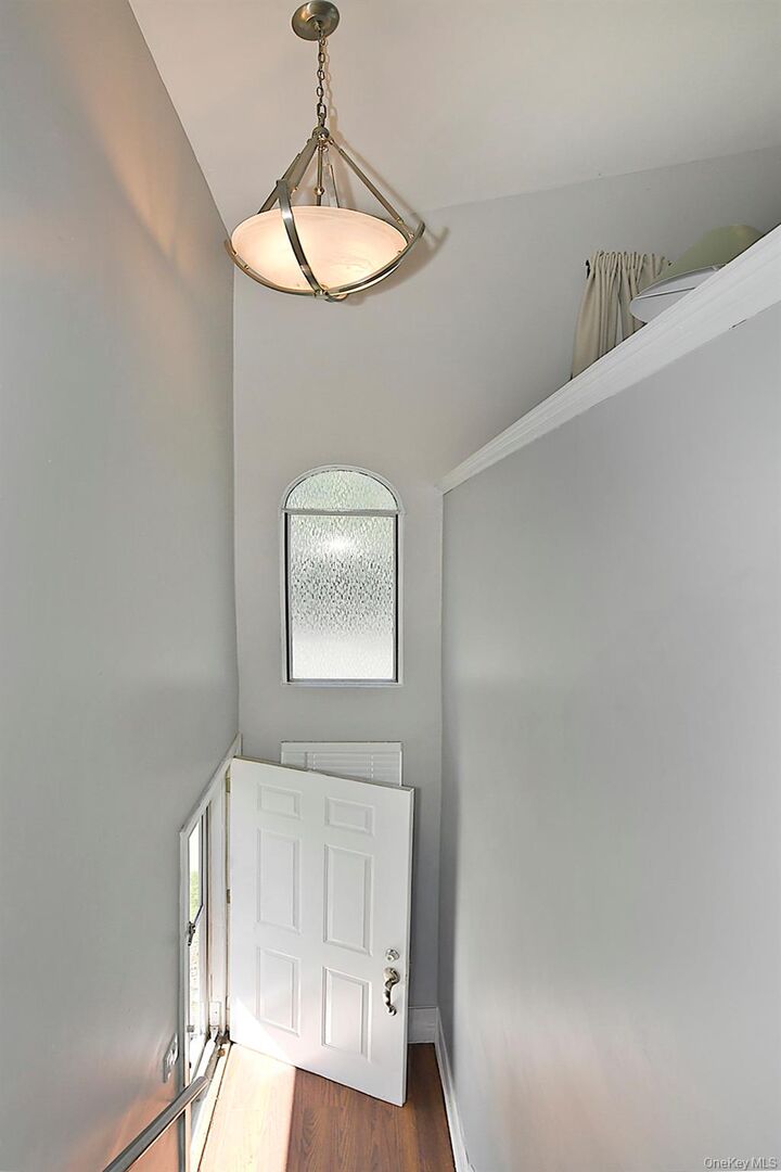 Property Photo:  804 Birchwood Park Drive 7  NY 11953 