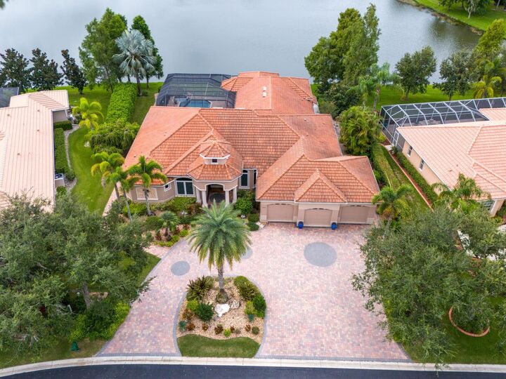 Property Photo:  11452 Savannah Lakes Drive  FL 34219