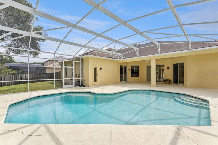 Property Photo:  522 Sand Wedge Loop  FL 32712 