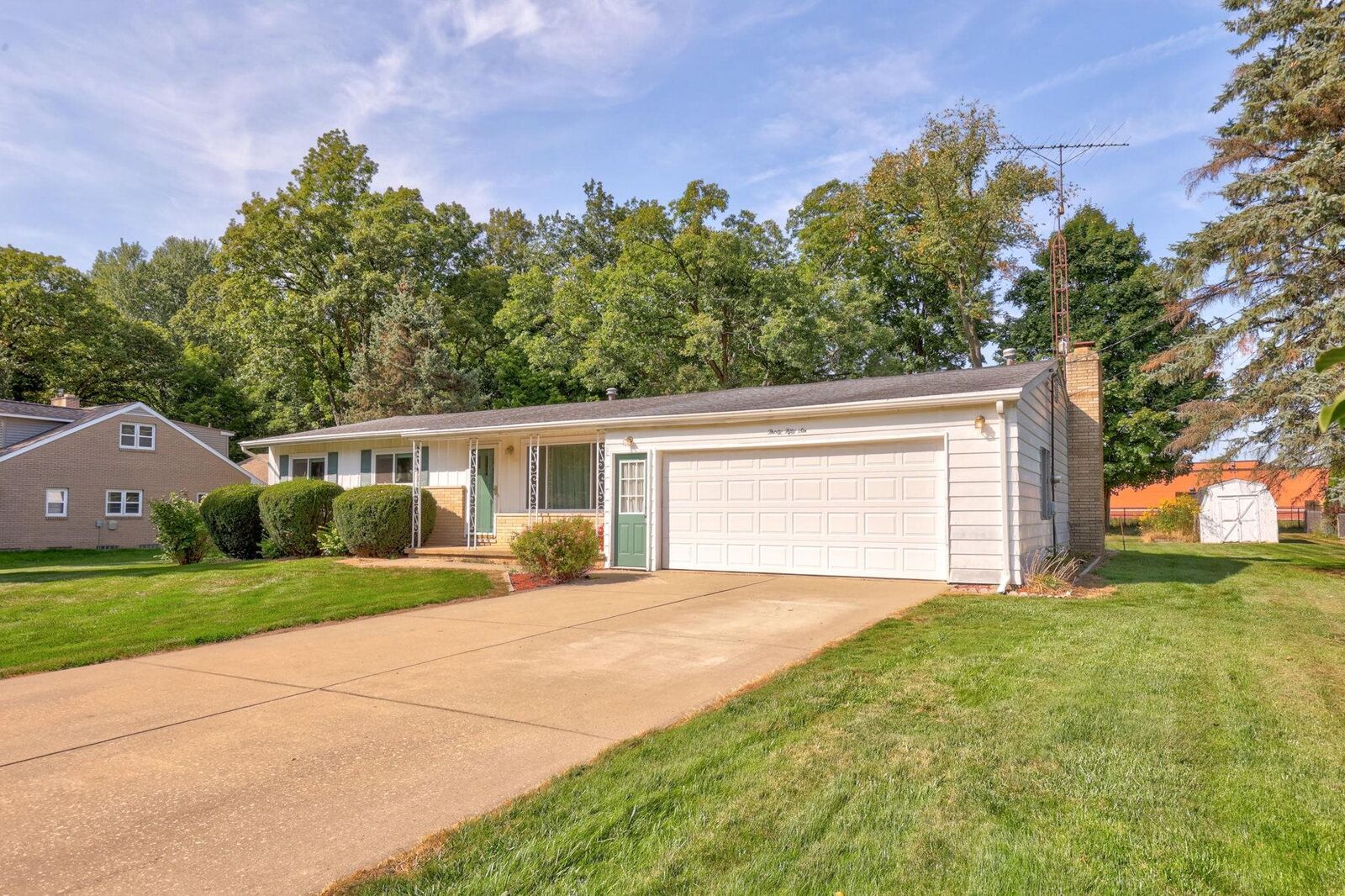 Property Photo:  3056 Wilman Drive  MI 48420 
