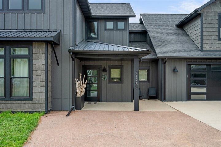 Property Photo:  21252 Crest View Ct.  SD 57754 