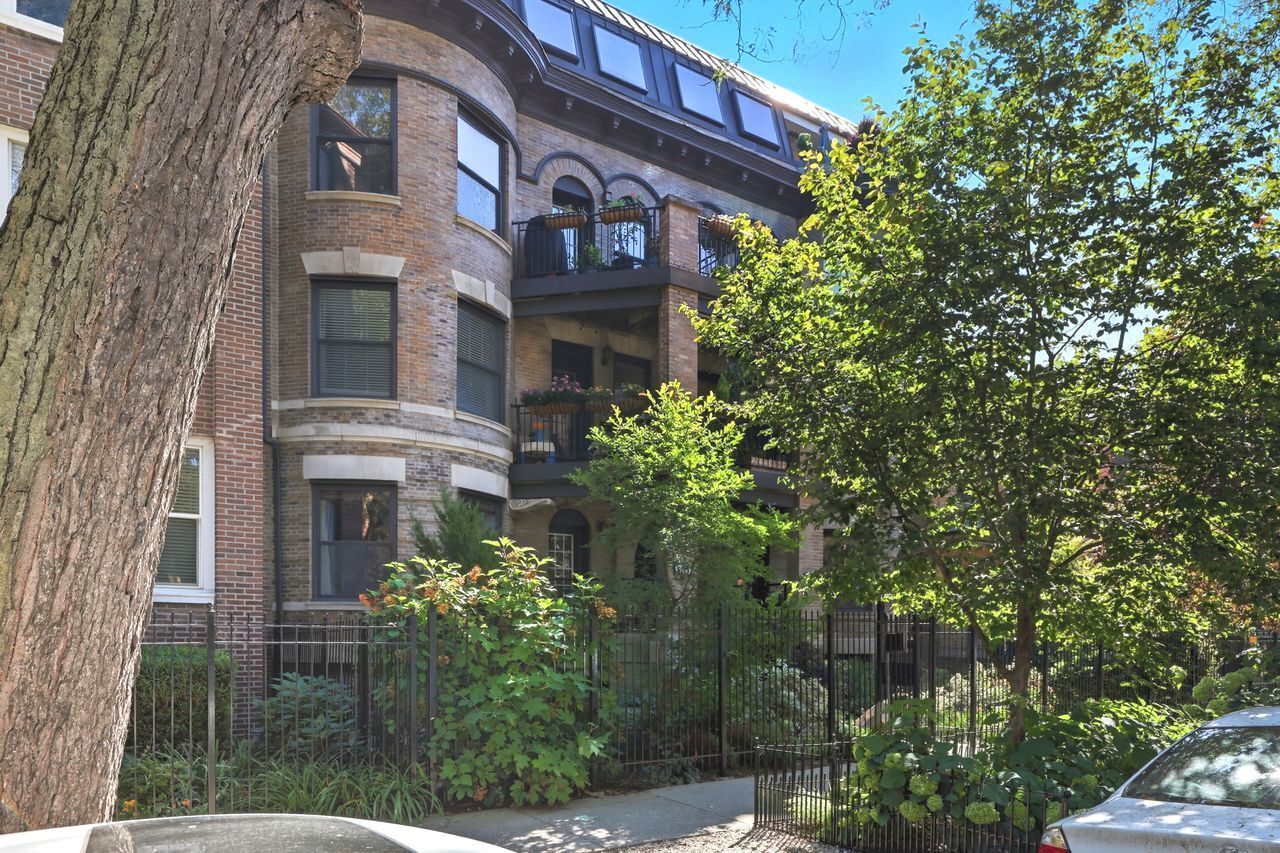Property Photo:  5219 N Winthrop Avenue 1N  IL 60640 