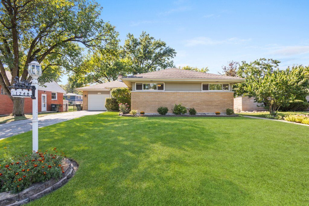 Property Photo:  1248 Oakmont Avenue  IL 60422 