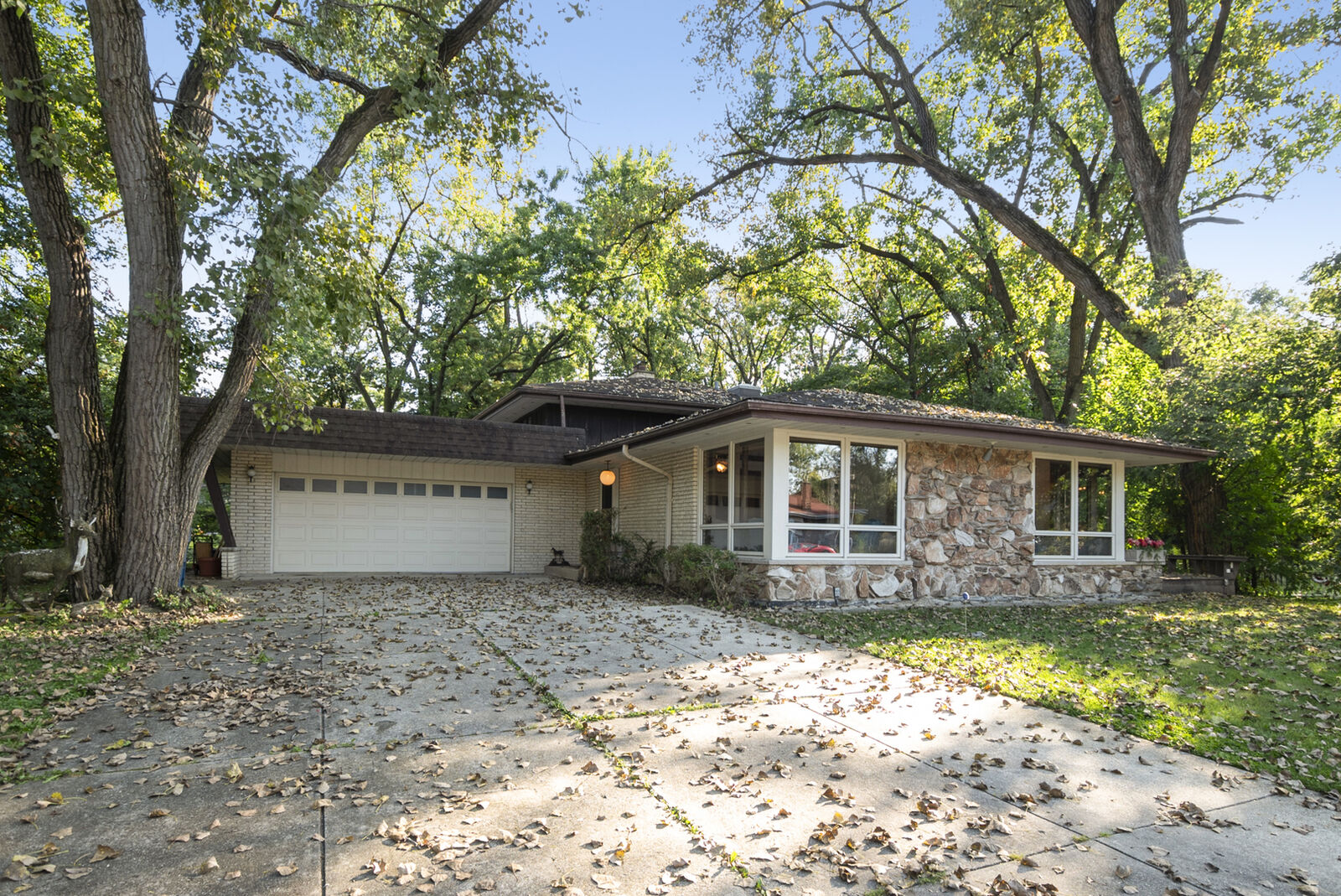 Property Photo: 11950 S 73rd Court IL 60463