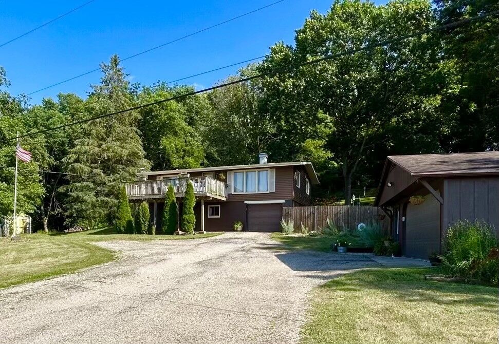 Property Photo: 164 N 2551st Road IL 61354