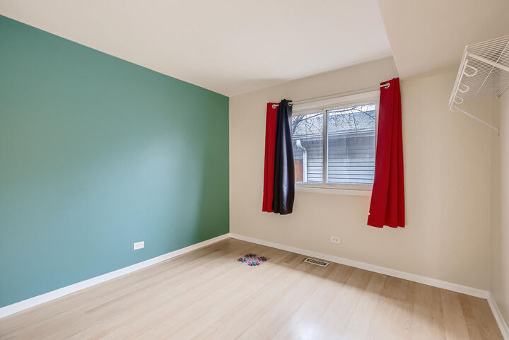 Property Photo:  409 Hazelwood Terrace  IL 60089 