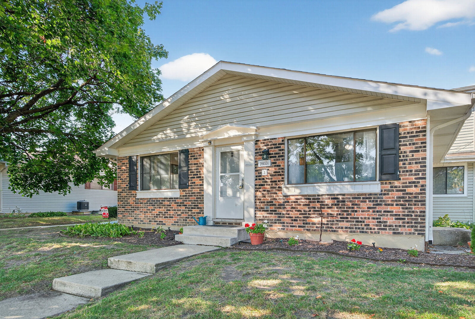 Property Photo:  29W574 Winchester Circle 1  IL 60555 