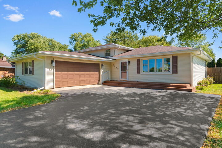 Property Photo:  2980 Oak Rail Drive  IL 60451 